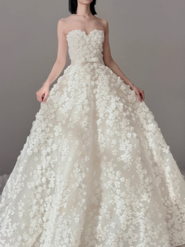 Sweetheart Neck Flower Lace Wedding Dress Elegant Wedding Gowns