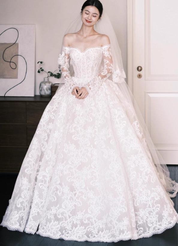 Timeless A-Line Long Wedding Dresses Off-shoulder White Bridal Gowns Lace Long Sleeves Bridal Dresses