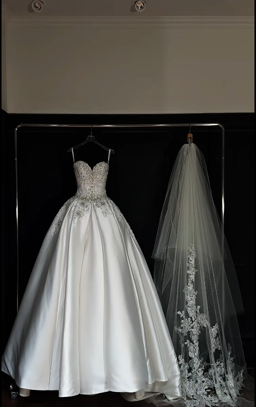 Timeless A-Line Long Wedding Dresses Satin Beaded White Bridal Gowns Sweetheart Sleeveless Bridal Dresses
