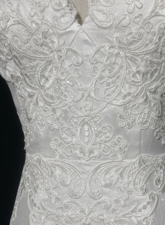 Timeless Mermaid Long Wedding Dresses Tulle Appliques White Bridal Gowns Sleeveless Bridal Dresses