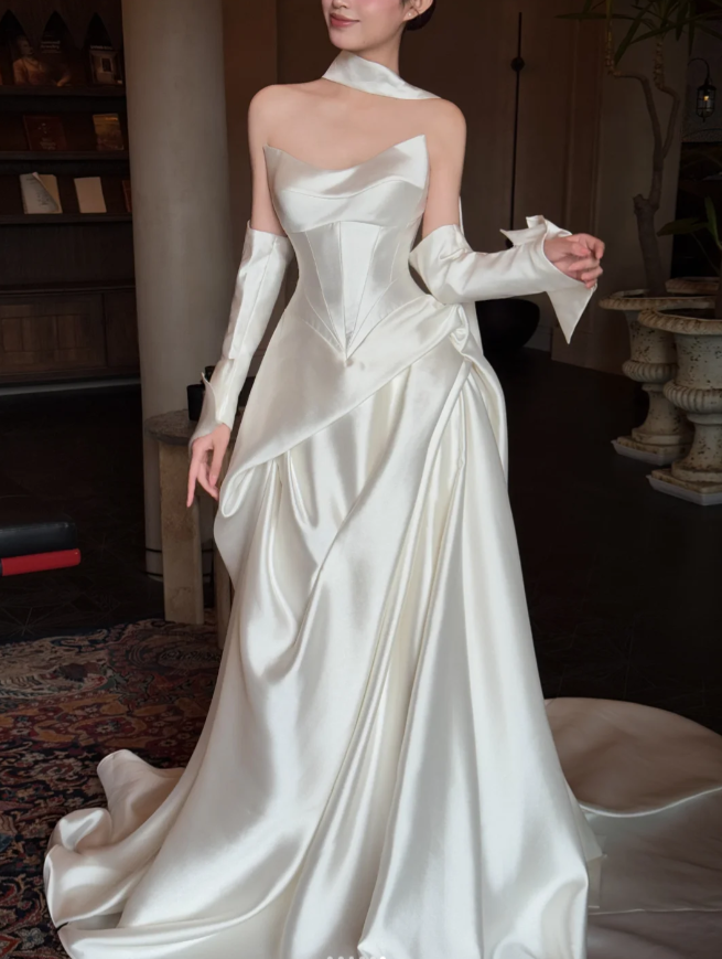 Timeless Strapless A-Line Long Wedding Dresses Satin White Bridal Gowns Sleeveless Bridal Dresses
