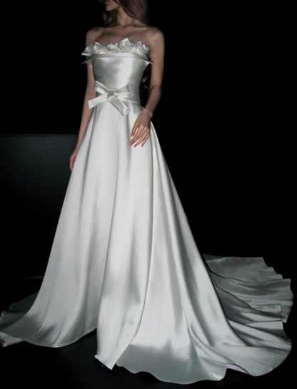 Timeless Strapless A-Line White Long Wedding Dresses Satin White Bridal Gowns Sleeveless Bridal Dresses
