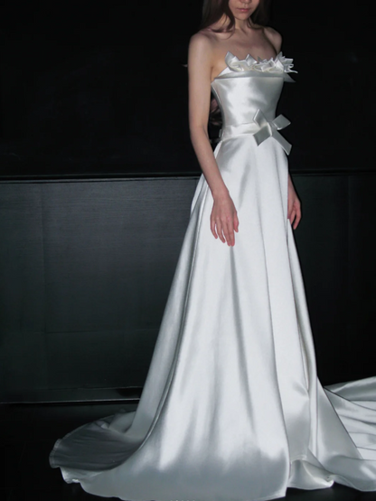 Timeless Strapless A-Line White Long Wedding Dresses Satin White Bridal Gowns Sleeveless Bridal Dresses