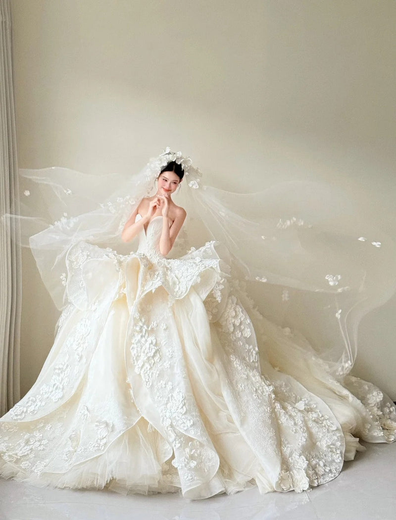 Timeless White Tulle Sweetheart A-Line Wedding Dress | Sleeveless Bridal Gown