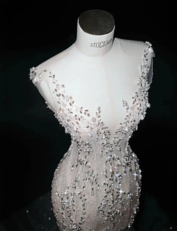 V Neck Beading Wedding Dress Ivory Sexy Wedding Gowns