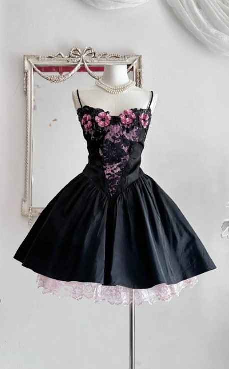 Vintage A-Line Black Hoco Dresses Satin Spaghetti Straps Short Prom Dresses