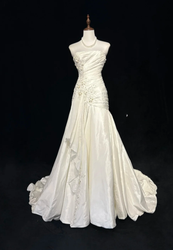 Vintage Sheath Long Wedding Dresses Strapless Satin White Bridal Gowns Sleeveless Bridal Dresses
