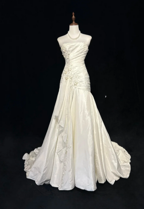 Vintage Sheath Long Wedding Dresses Strapless Satin White Bridal Gowns Sleeveless Bridal Dresses