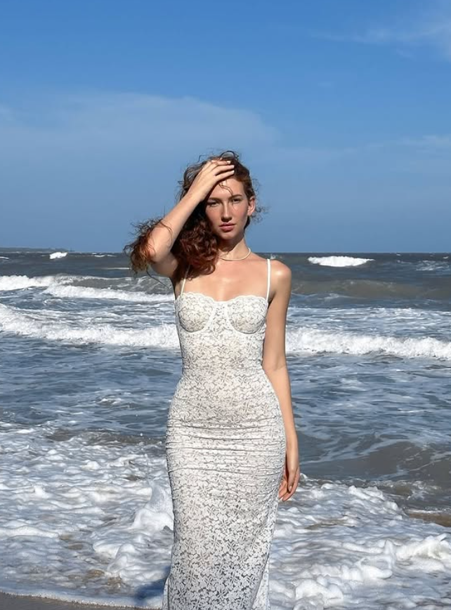 White Elegant Sheath Spaghetti Straps Lace Long Prom Dress Vacation Dress